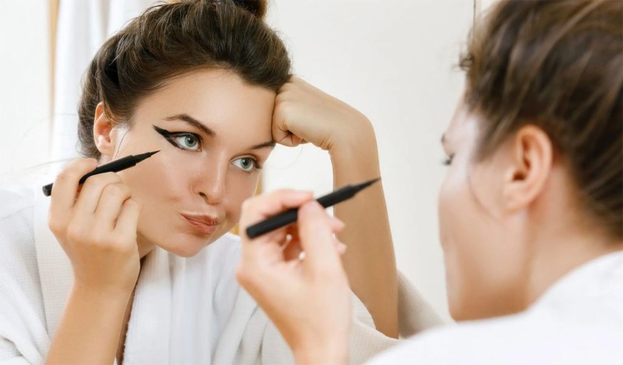 Ошибки макияжа, которые делают нас старше